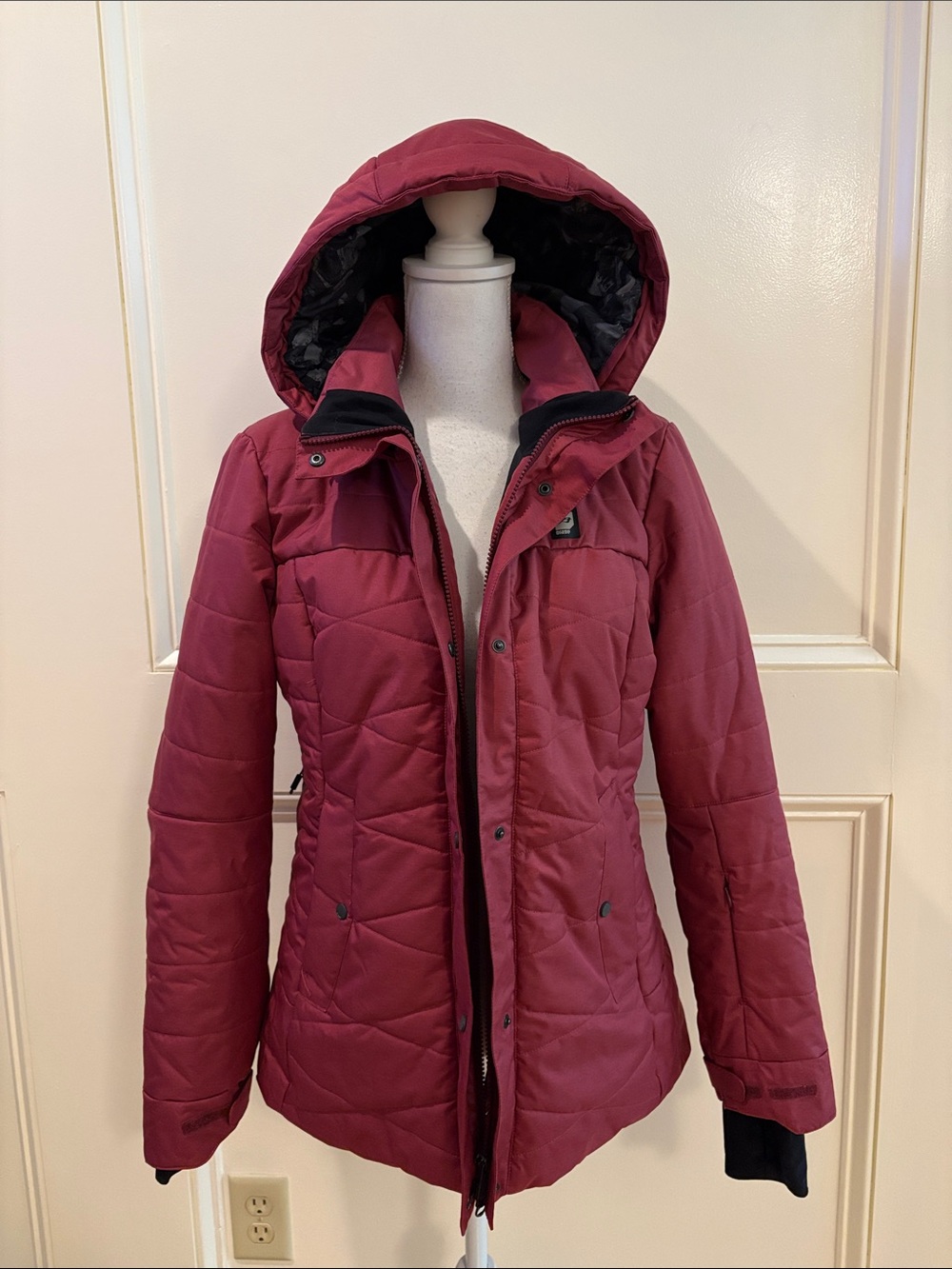 Orage Women's Hooded Ski Jacket in Burgundy